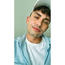 Austin Sparrow (@austigs) • Instagram photos and videos