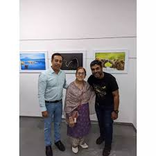 What starts well ends well. The most important moment for me at the  Wildlife Exhibition was when my dearest parents and my beloved wife visited  the show, saw my work along with