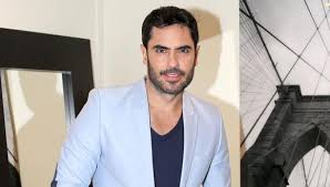 I mean, young charly and erik are played by the same actor. La Reina Del Flow Lincoln Palomeque El Actor Que Casi Interpreta A Charly Flow En Lugar De Carlos Torres Colombia Fama Mag