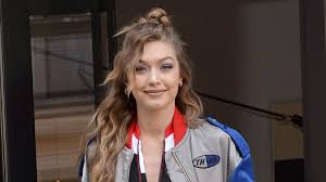 Gigi, den spitznamen, trägt sie bereits seit der kindheit. Gigi Hadid Auf Vogue Cover Bis Zur Unkenntlichkeit Retuschiert Stern De