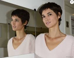 La présentatrice de trouvez l'intrus (france 3) et du monde de jamy (france 5) est à tokyo pour commenter la cérémonie, avec alexandre boyon et thierry marx. Picture Of Eglantine Emeye
