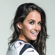 Gina Holguin's Instagram, Twitter & Facebook