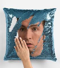 Karen Pillow's Instagram, Twitter & Facebook