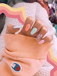 All of these nail designs are super easy to create and have been inspired by the colors, flowers and symbols of springtime! Bip02ub8gg6xcm