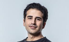 Çok güzel hareketler bunlar 2 de yılmaz erdoğan tarafından özel olarak alınmıştır kadroya. Ozan Yigit Cok Guzel Hareketler Bunlar 2 Cghb Fan