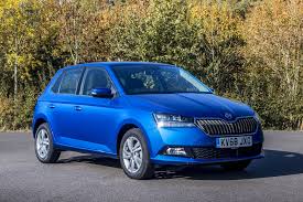 Škoda fabia čtvrté generace se odhalila světu a spolu s tím prozradila i své české ceny. Nova Skoda Fabia Nabira Jasne Obrysy Pry Nezopakuje Chybu Vetsi Octavie Autoforum Cz