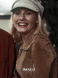 Elisha Cuthbert: The Beautiful Star of The Girl Next Door