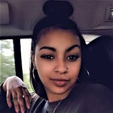 Barbara Kinzer's Instagram, Twitter & Facebook