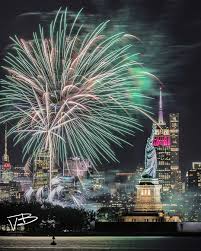 Manhattan Skyline Status Liberty Fireworks Diwali Photos Light Of The World Fireworks