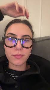 Zoe Farrell's Instagram, Twitter & Facebook