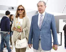 Continua a privar com ricardo salgado, recorda que o criticou várias vezes, e lamenta que muitos que o bajulavam, agora o ignorem. Caras Ricardo Salgado Leva O Neto Ao Tenis