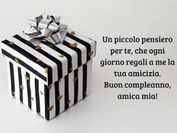 Una foto in bianco e nero immortala per sempre la profonda amicizia di due bambine messaggio d auguri affettuosi per un amica di vecchia data. Immagini Di Buon Compleanno Amica 120 Foto E Video Per Dire Auguri Amica Passione Mamma