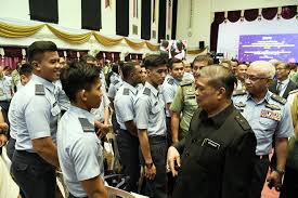 Dewan komisaris perusahaan ini terdiri dari enam orang. Koperasi Tentera Umum Dividen 10 Peratus Kepada 154 620 Ahli Utusan Borneo Online