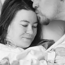 Jessica Lambson's Instagram, Twitter & Facebook