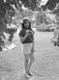 Re Creating The Early 1950 S This Was The First Time When Women Started Wearing Shorts Retro Shorts Women How To Wear