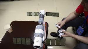 Elle est supposée revenir sur terre entre le 30 mars et. Le Palais Celeste La Premiere Station Spatiale