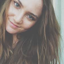 Nicole Schouten's Instagram, Twitter & Facebook