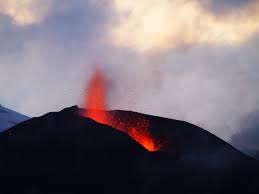 Der fagradalsfjall liegt knapp 30 kilometer entfernt von reykjavik am südwestlichen zipfel islands. Feurige Urkraft Vulkan Eyjafjalla Island 2010 Foto Bild Landschaft Vulkanlandschaften Island Bilder Auf Fotocommunity