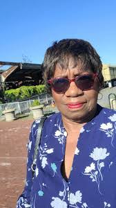 Valerie Oakes's Instagram, Twitter & Facebook