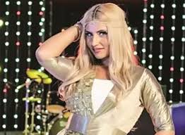 سعاد سلمان تعاني من التشوهات بعد تعرضها للحريق