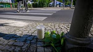 Berlin: Zweijähriger stirbt nach Unfall auf Zebrastreifen – Rentner (84) am Steuer - Imagen principal del artículo