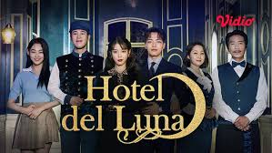 Yang membedakan hotel yang terletak di kota seoul ini dengan hotel lainnya ialah costumer mereka yang semuanya adalah hantu. Sinopsis Hotel Del Luna 2019 Review Cerita Genre Drama Fakta Pemain Dan Pemeran Kpop Squad Media All About K Pop And Intermezzo