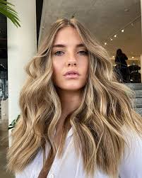 Get ready to obtain all the compliments for your elegance and style! 50 Sexy Long Layered Hair Ideas To Create Effortless Style In 2020