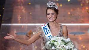 C'est la deuxième meilleure performance à égalité avec chloé mortaud ! Qui Est Amandine Petit La Nouvelle Miss France
