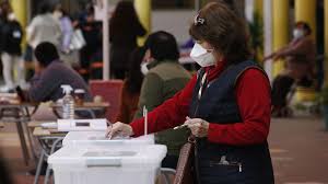 Confirma dónde te toca votar y si eres vocal de mesa. Elecciones 2021 Puente Alto Y Maipu Son Las Comunas Con Mas Electores Y Hay Mas De 400 Mil Extranjeros Habilitados Para Votar Emol Com