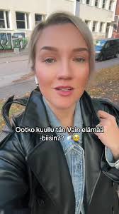 Haikeet laulut, mihin liittyy jotenkin avaruus, tähdet ja ikävä = mun core  🥲💔🔭 Kohta lisää moisia maailmoja ❤️‍🩹 Ps. Terveisiä Vallilan  aavekaupungista, miten sekin nyt yhtäkkiä sopii teemaan? #vivia ...