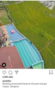 Wisata Kolam Renang Di Villa Pasir Bungur Bandung Suasananya Seperti Pedesaan Di Bali