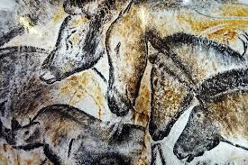 Within a year of chauvet's discovery, radiocarbon dating suggested the images were between 30,000 and 32,000 years old, making them almost twice the age of the famous lascaux cave art in south. The Grotte Chauvet Photos Horizon Provence