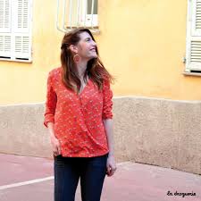 Elle est en parfait état elle a un liseré bordeau et doré sur le col et sur le bas des manches. Kit A Coudre Blouse Cache Coeur Femme Mons La Droguerie