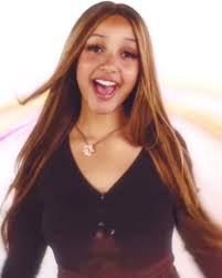 Vine Video of A Kid Singing Pocketful of Sunshine