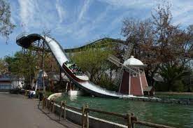 Its located in the middle of the city, and its getting more attractions ever year. Tripadvisor Tsunami ØµÙˆØ±Ø© Ø­Ø¯ÙŠÙ‚Ø© ÙØ§Ù†ØªØ§Ø²ÙŠØ§ Ù„Ø§Ù†Ø¯ Ø§Ù„ØªØ±ÙÙŠÙ‡ÙŠÙ‡ Ø³Ø§Ù†ØªÙŠØ§Ø¬Ùˆ