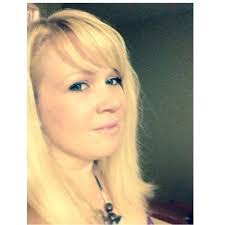 Denise Robichaud's Instagram, Twitter & Facebook