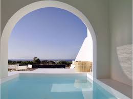 Located right on the cliff edge in oia, this is one of the island's best hotels. Luxury Holidays In Oia Mr Mrs Smith