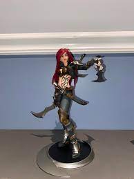My box of merch arrived crushed and left out on my front step. My God Tier Friend Got Me The Katarina Unlocked Statue Last Week And Now It Is Time For Me To Reap The Karma R Katarinamains