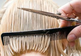 Como cortar el cabello es una aplicación especial para ti y también para familiares que tengas cerca y tu puedes poner en practica lo aprendido. Que Es Mejor Cortar El Cabello Cuando Esta Humedo O Seco Revista Cosmopolitan