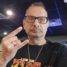 Thank you everyone for coming to the show and @houseofguitars for having us  today! 🎸🤘🏼Here's a clip of my solo for my song “Train” ! You can find my  music