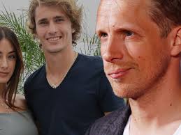 After a tense opening set in which both players struggled to. Oliver Pocher Er Aussert Sich Zu Alexander Zverevs Vaterschaft Bunte De
