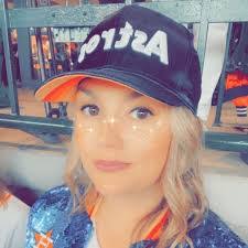 Randi Cameron's Instagram, Twitter & Facebook