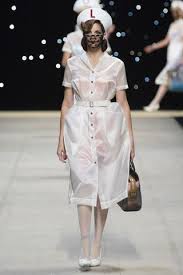 Stephanie Seymour : retour sur la carrière du top model phare des 90s en  images