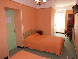 It is in the place des pyramides, across the rue de rivoli from the jardin des t. Hotel Regina Prices Reviews Salon De Provence France Tripadvisor