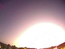 As the space rock falls toward earth, the resistance—or drag—of the air on the rock makes it extremely hot. Bgnc X24qoyaym