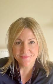 Alina Hogarth's Instagram, Twitter & Facebook