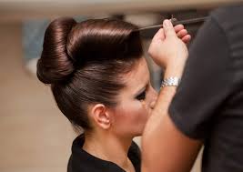 Advertisement before turning 60, you probably already know the haircuts that complement the shape of your face , your hair texture, and even complexion. 60s Hairstyles You Can Re Create In No Time In 2021