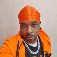 Freddie Dillon's Instagram, Twitter & Facebook