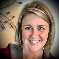 Stephanie Hooks's Instagram, Twitter & Facebook