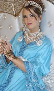 Jolie robe de soirée jaune bustier en satin. Robe De Soiree Orientale Et Musulmane Pas Cher